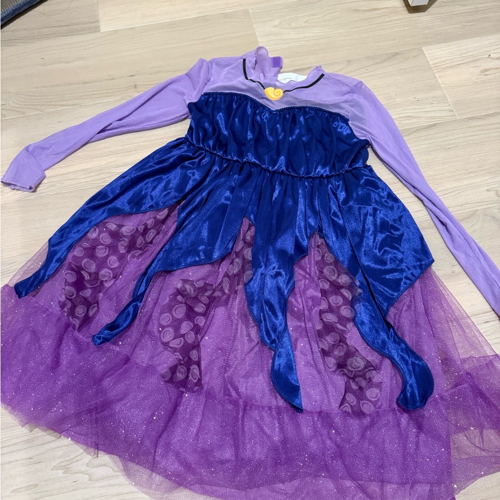 Disney Villain Ursula Costume in near perfect condition